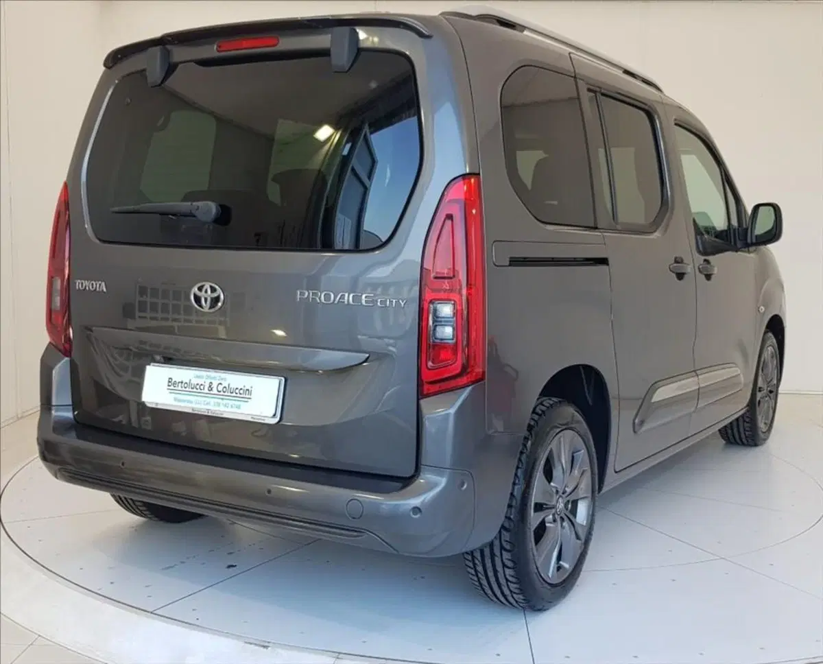 Toyota Proace City Verso usata a Lucca (6)