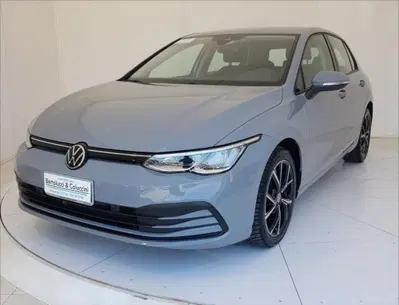 Volkswagen Golf 1.5 eTSI 150 CV EVO ACT DSG R-Line del 2021 usata a Massarosa