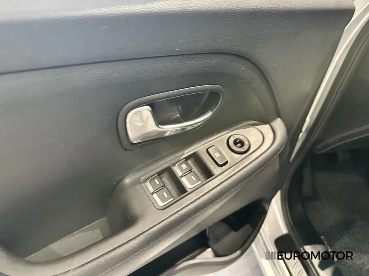 Kia Carens usata a Bari (13)