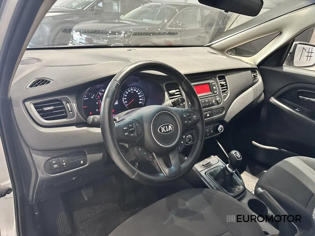Kia Carens usata a Bari (15)