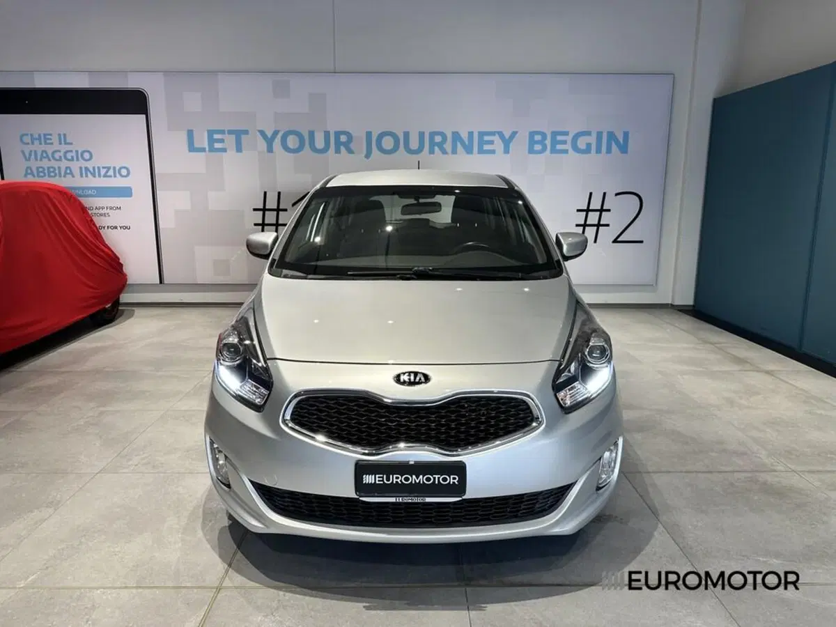 Kia Carens usata a Bari (2)