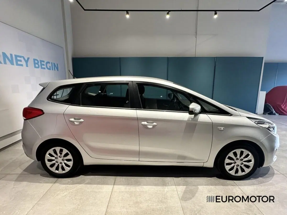 Kia Carens usata a Bari (4)