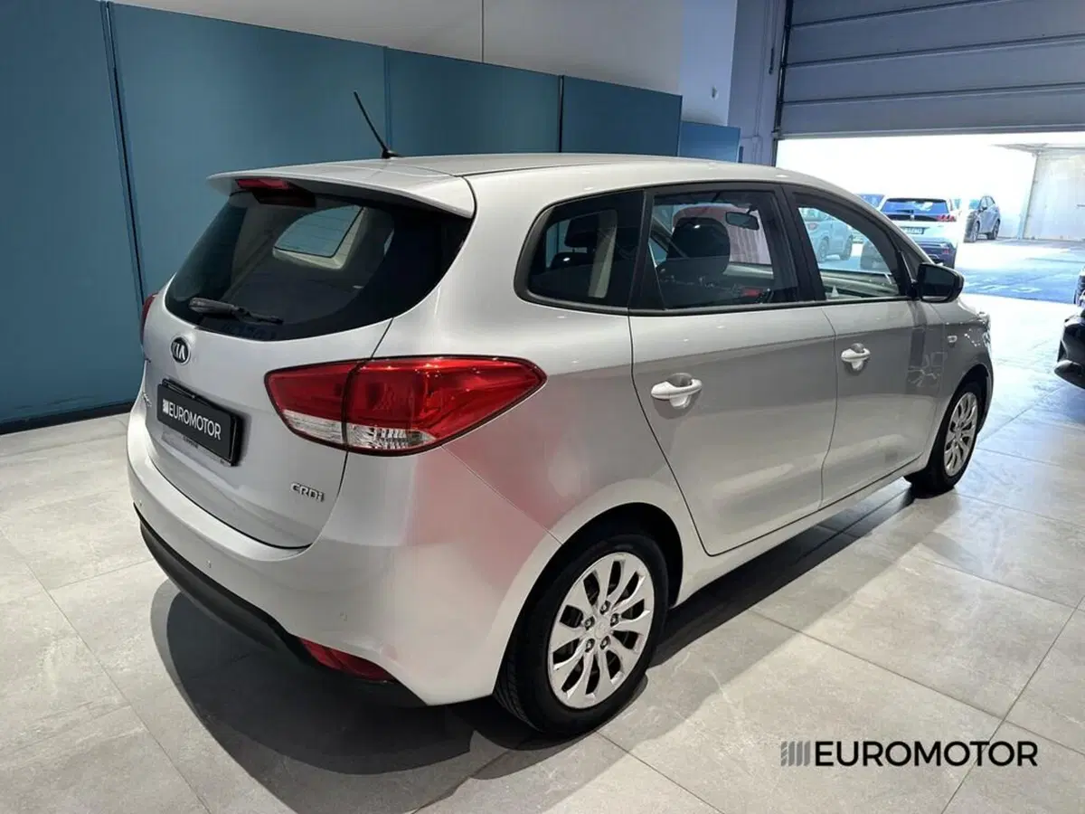 Kia Carens usata a Bari (5)