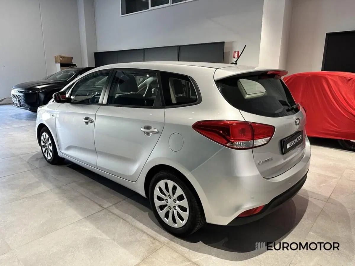 Kia Carens usata a Bari (7)