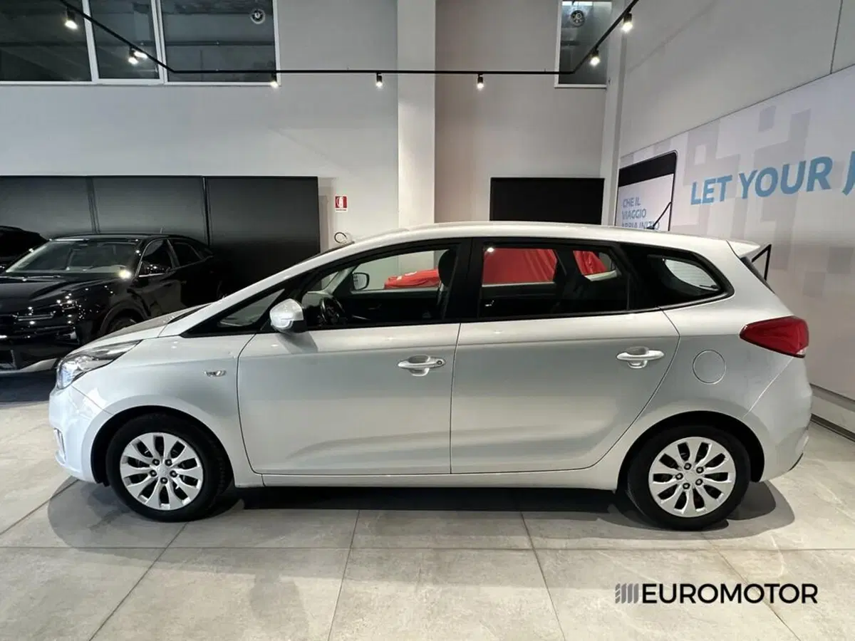 Kia Carens usata a Bari (8)