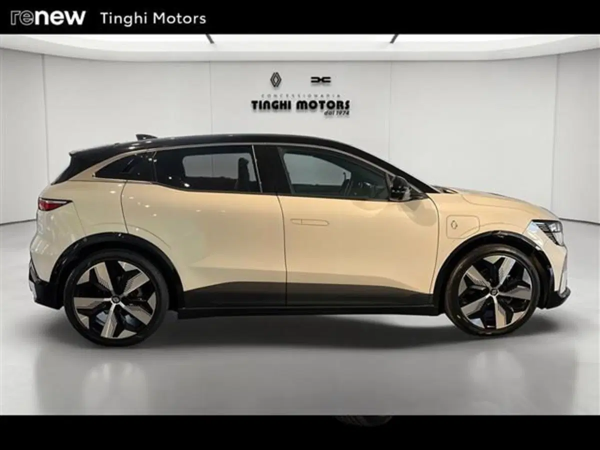 Renault Megane E-Tech Electric usata a Firenze (6)
