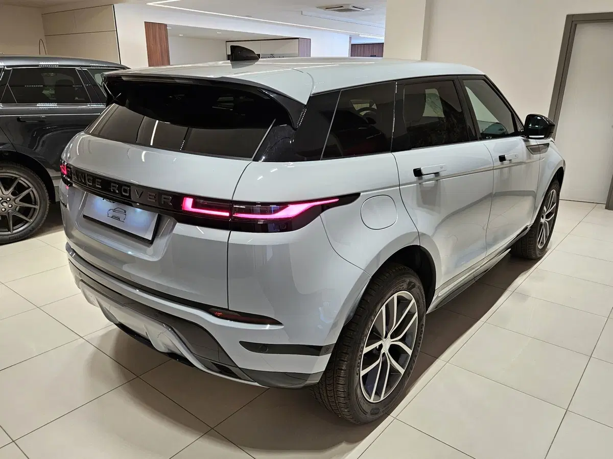 Land Rover Range Rover Evoque nuova a Napoli (2)