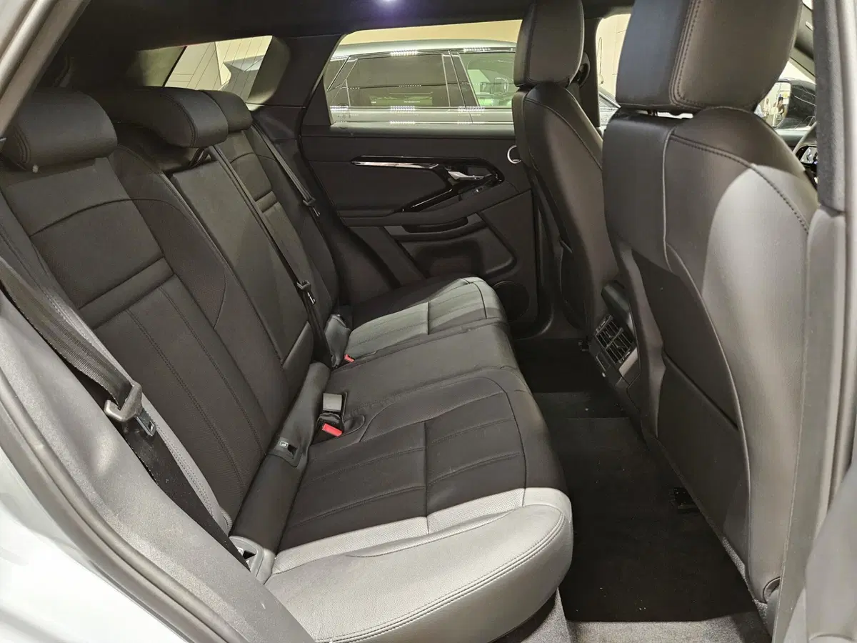 Land Rover Range Rover Evoque nuova a Napoli (5)