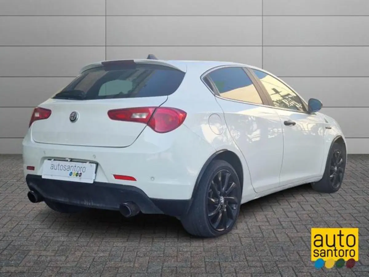 Alfa Romeo Giulietta usata a Salerno (3)