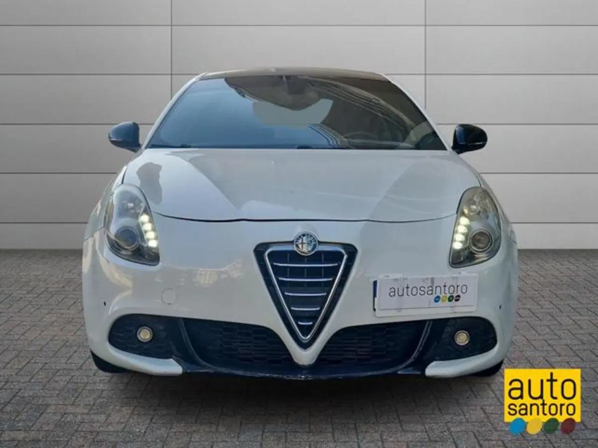 Alfa Romeo Giulietta usata a Salerno (5)