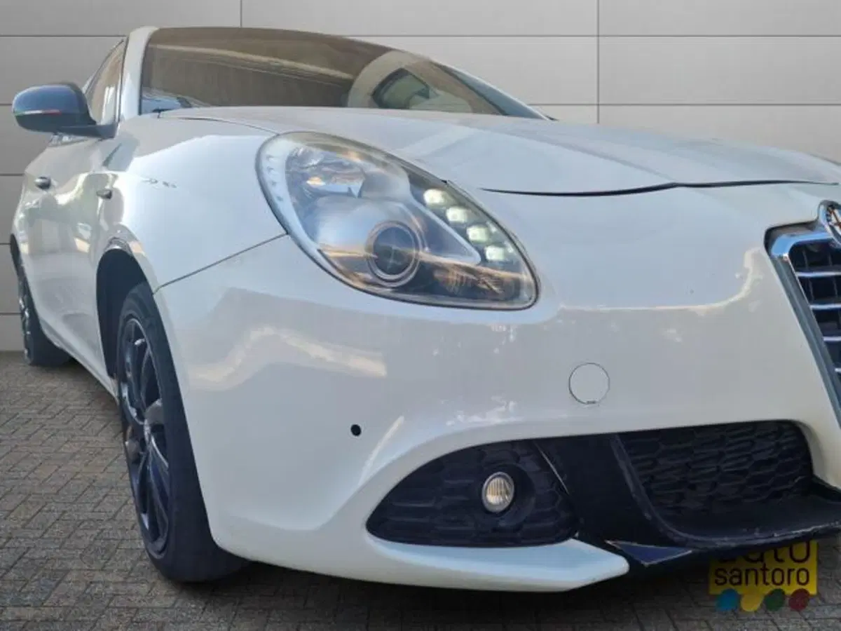 Alfa Romeo Giulietta usata a Salerno (8)