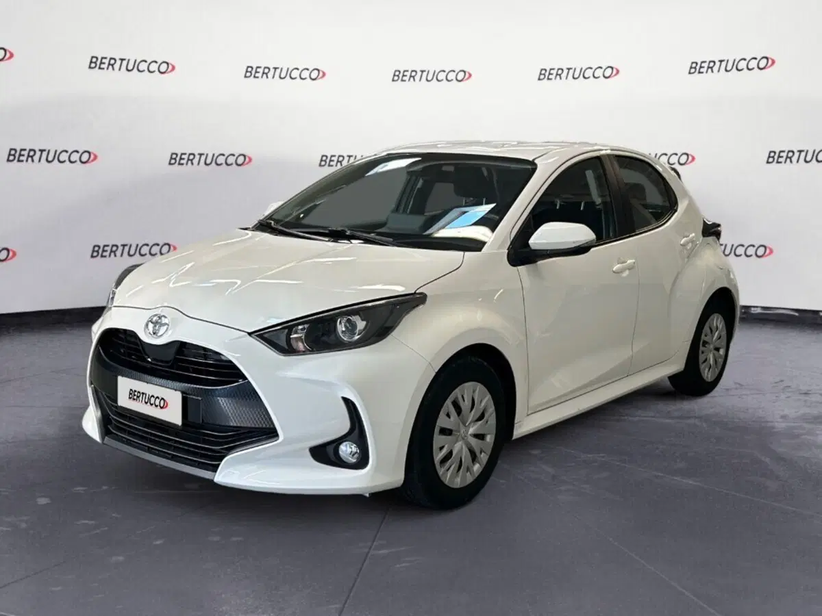 Toyota Yaris Cross nuova a Verona (3)