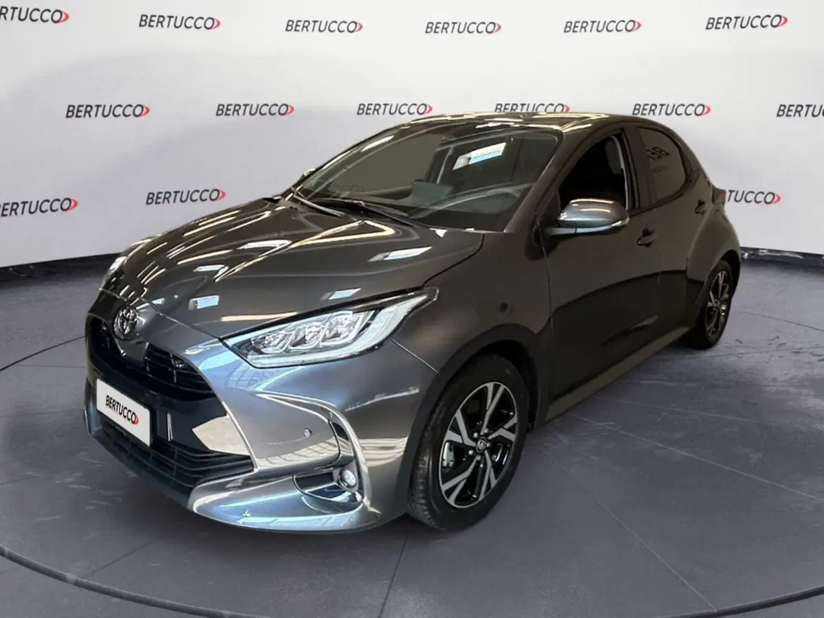 Toyota Yaris Cross nuova a Verona (3)