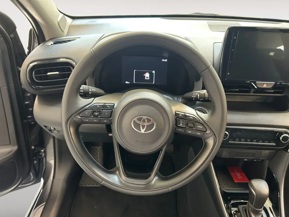 Toyota Yaris Cross nuova a Verona (7)