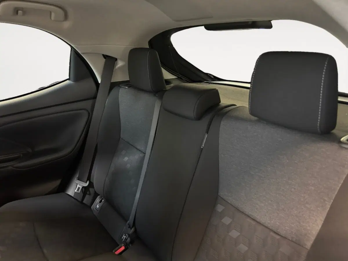 Toyota Yaris Cross nuova a Verona (8)
