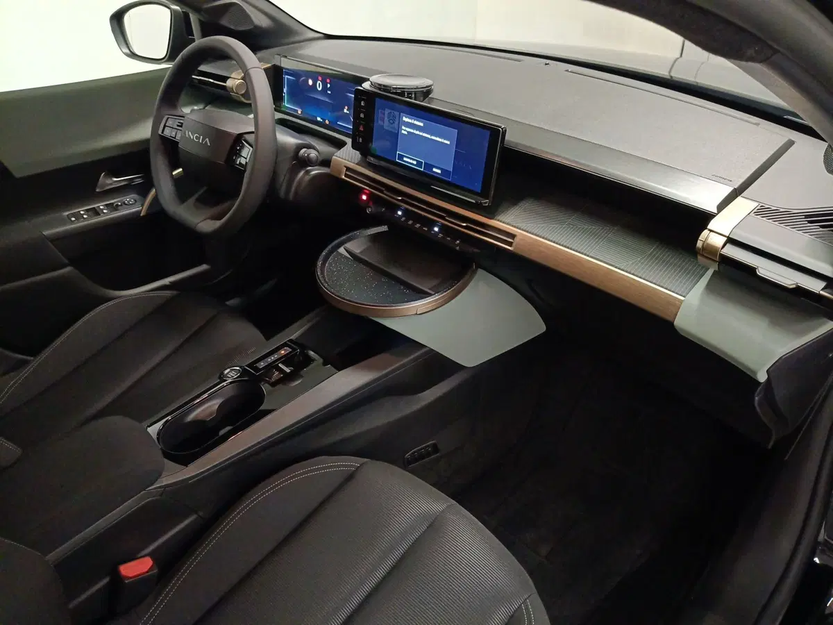 Lancia Ypsilon usata a L'Aquila (12)
