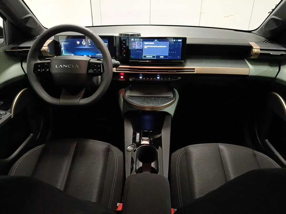 Lancia Ypsilon usata a L'Aquila (16)