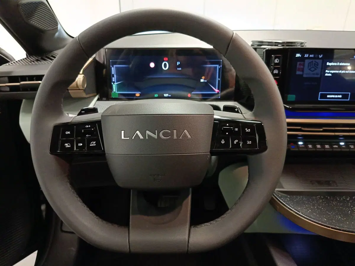 Lancia Ypsilon usata a L'Aquila (17)
