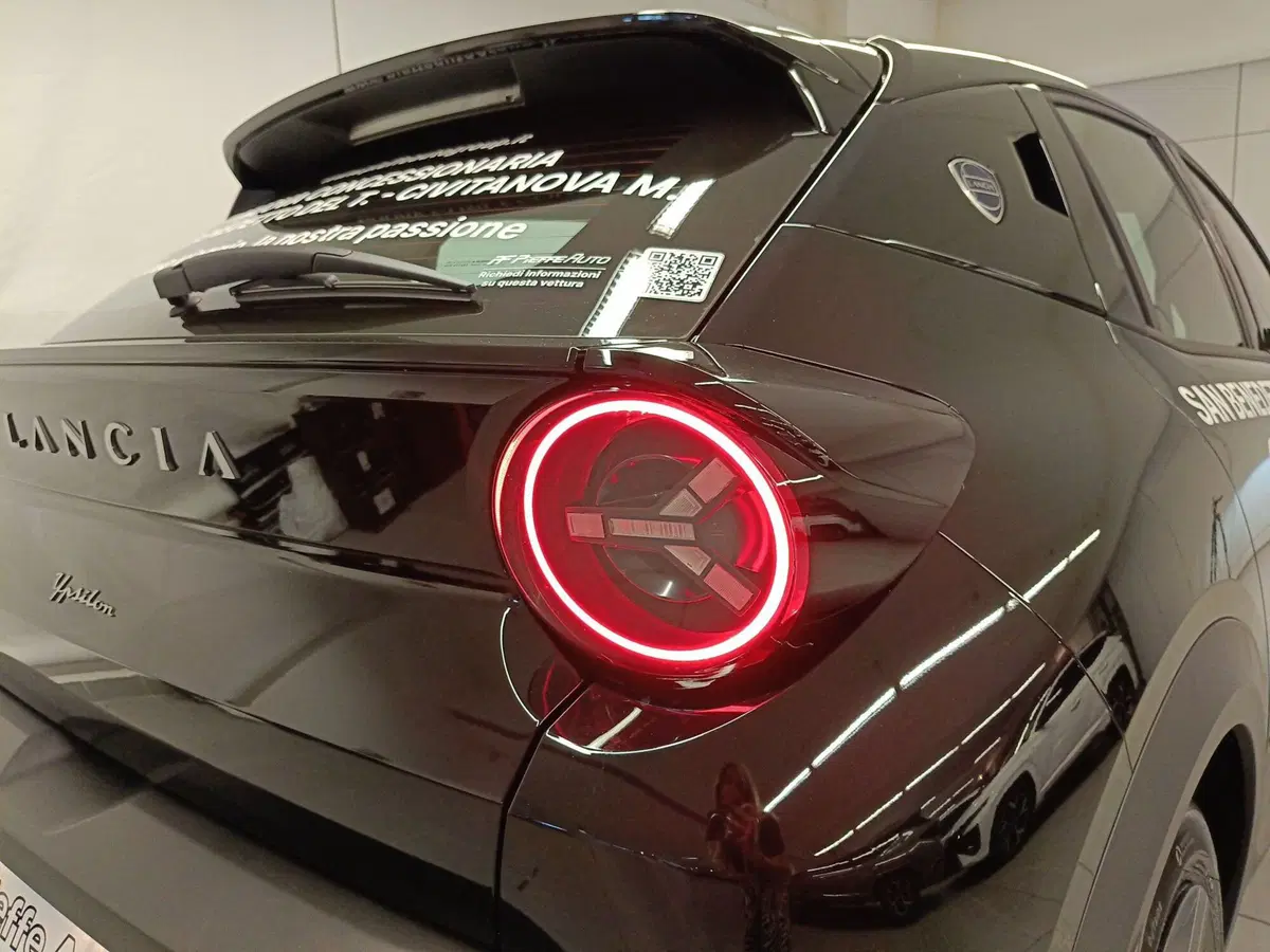Lancia Ypsilon usata a L'Aquila (9)