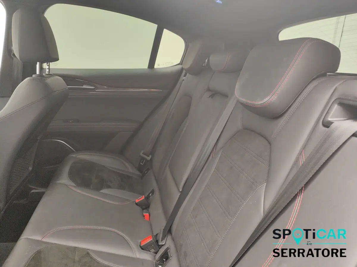 Alfa Romeo Stelvio usata a Como (12)