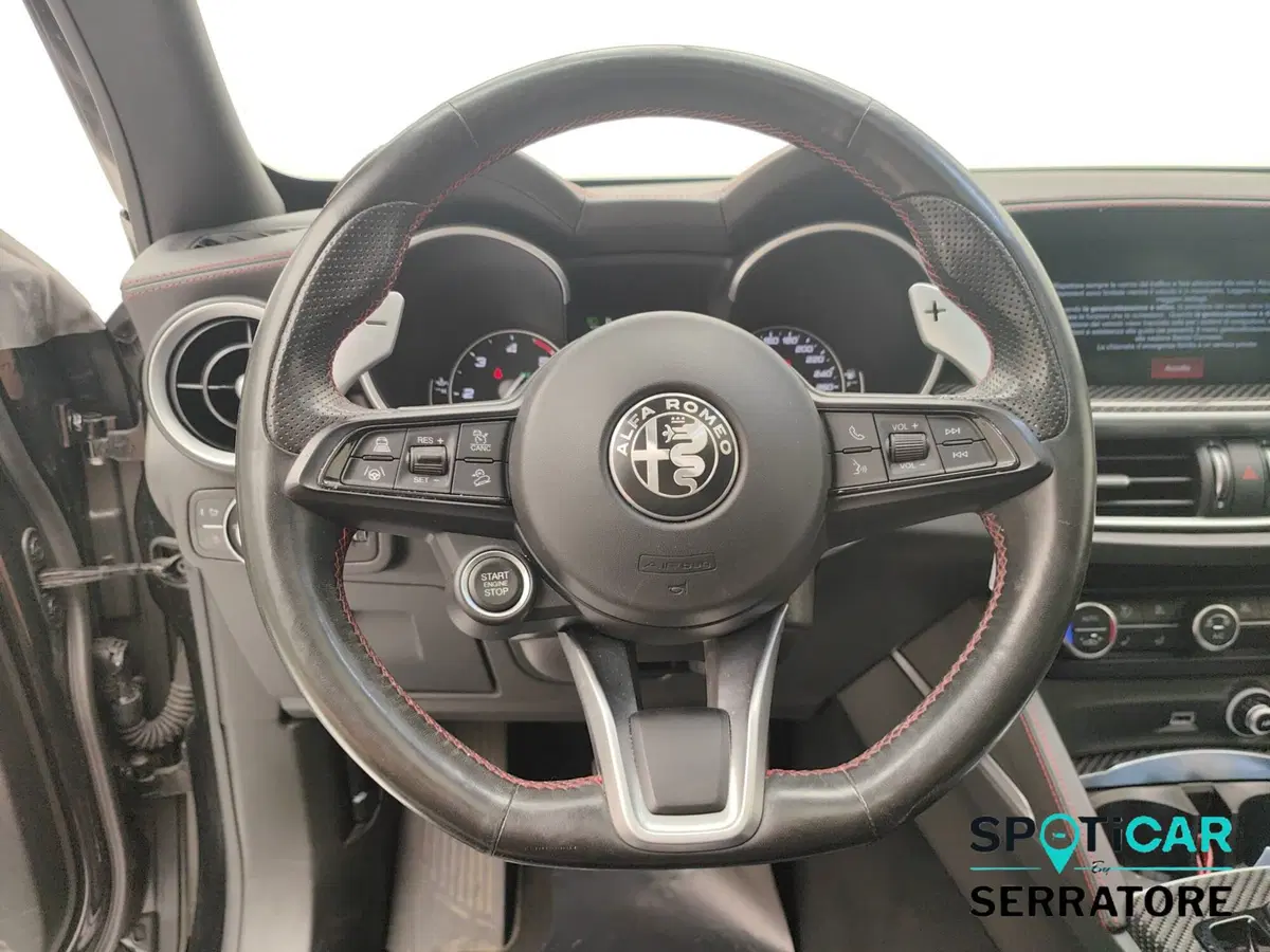 Alfa Romeo Stelvio usata a Como (15)