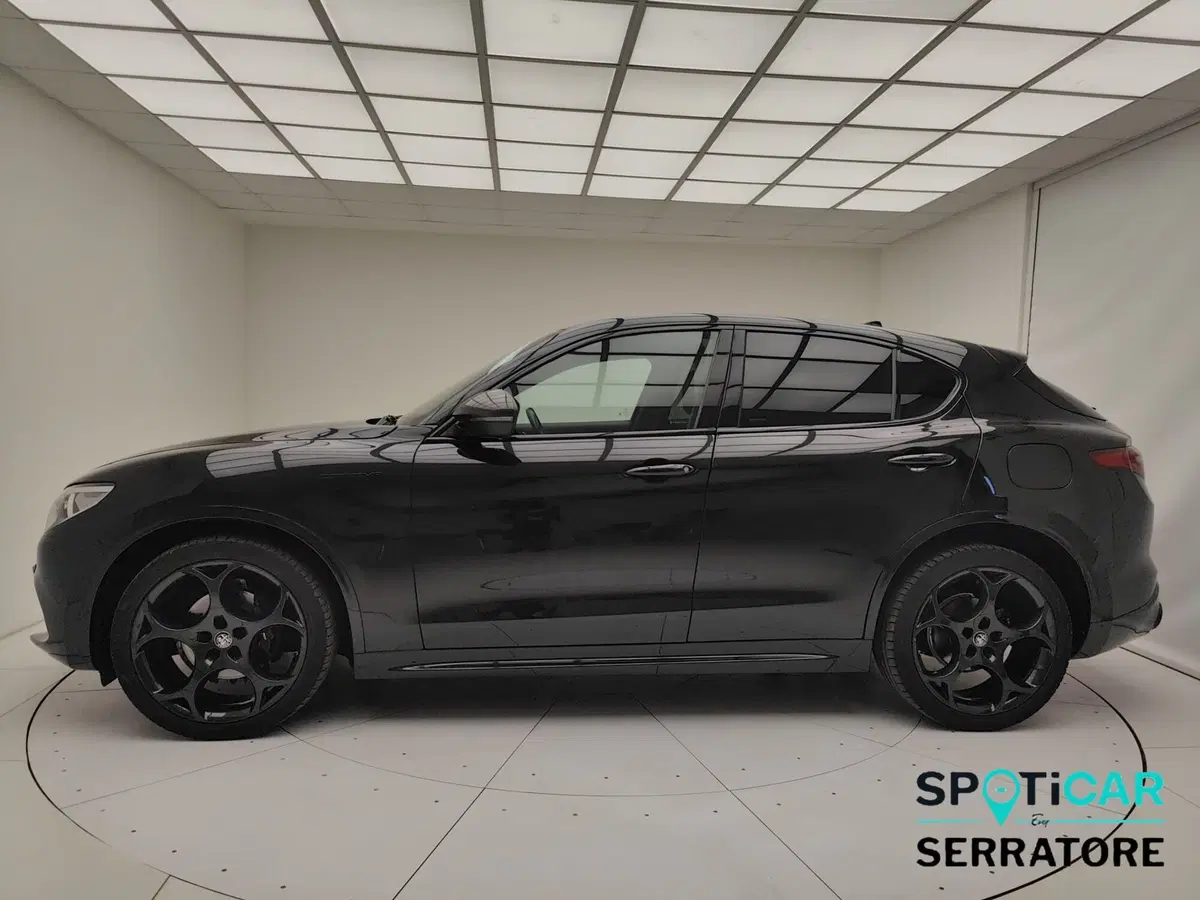 Alfa Romeo Stelvio usata a Como (19)