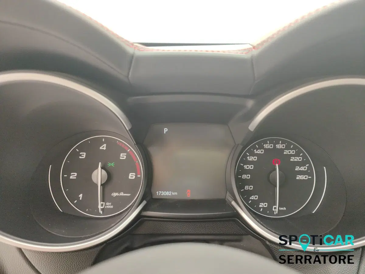 Alfa Romeo Stelvio usata a Como (7)
