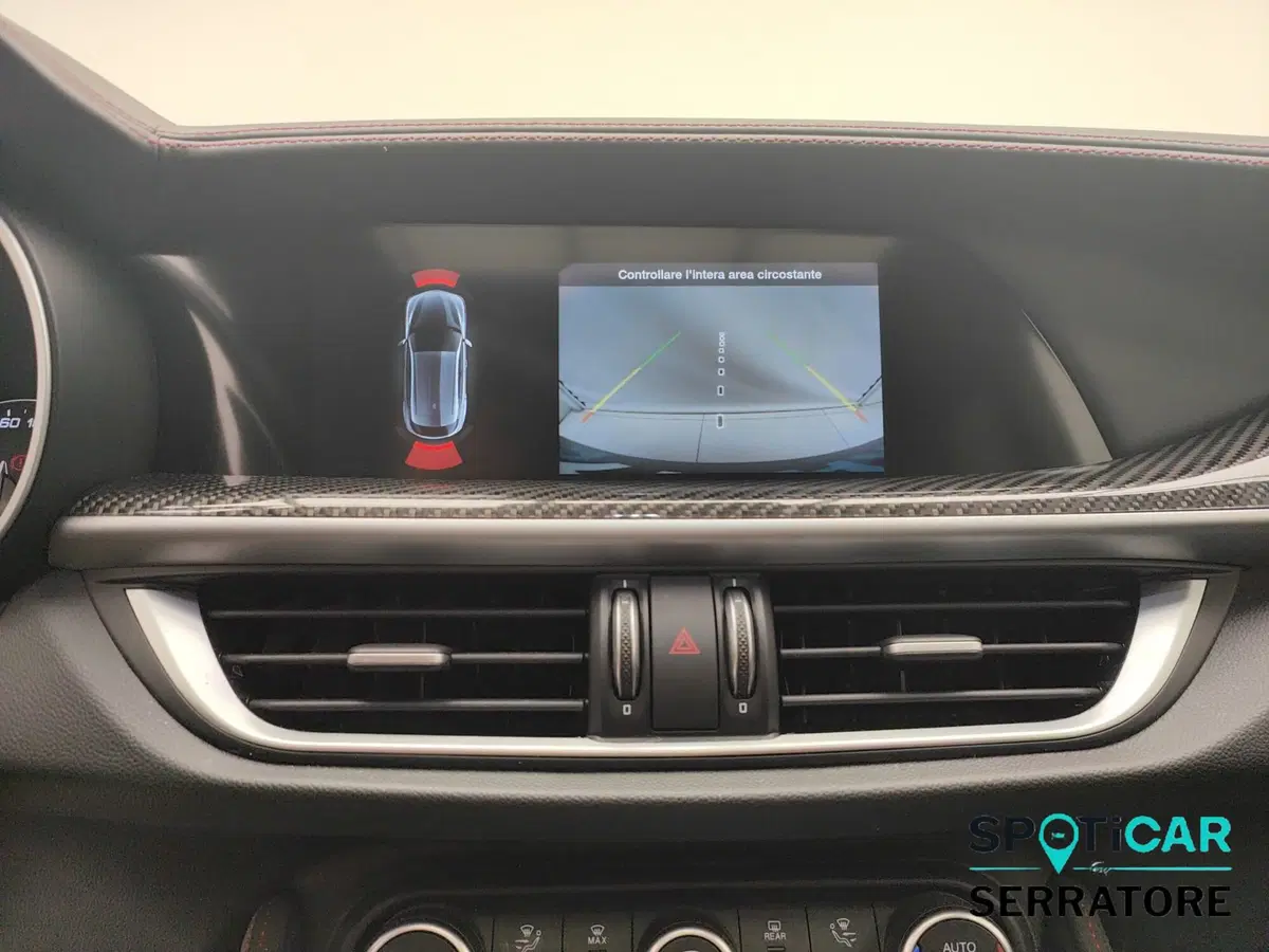 Alfa Romeo Stelvio usata a Como (9)