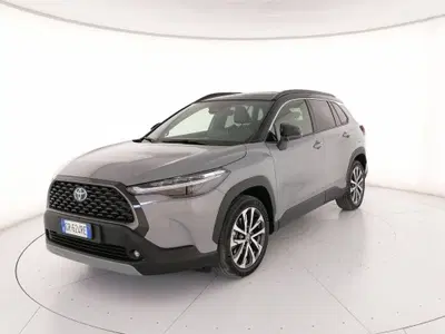 Toyota Corolla Cross Hybrid 2.0h Lounge 4wd 197cv e-cvt del 2023 usata a Roma