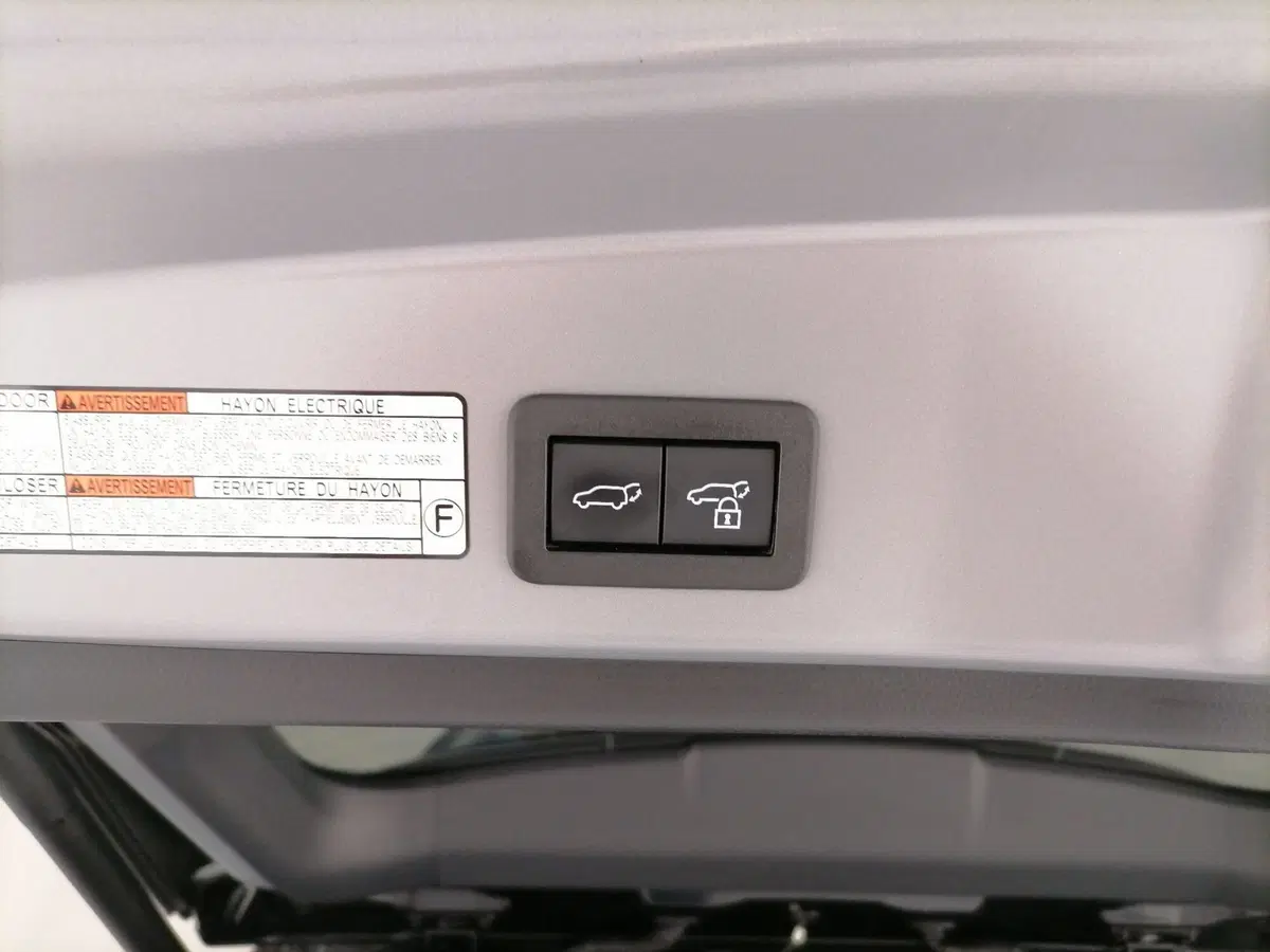 Toyota Corolla Cross Hybrid usata a Roma (11)