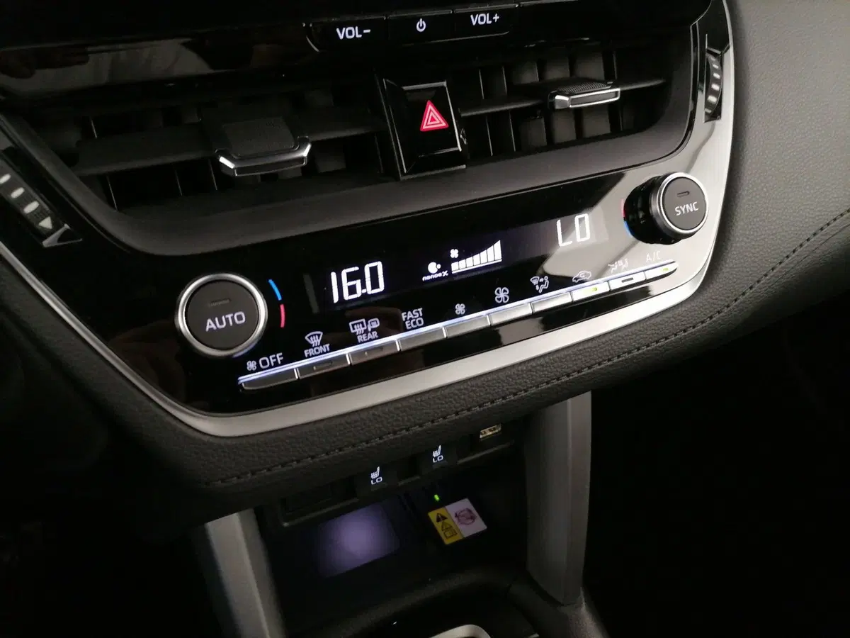 Toyota Corolla Cross Hybrid usata a Roma (15)
