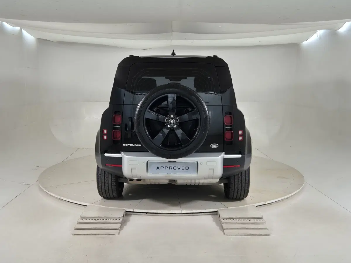 Land Rover Defender usata a Torino (7)