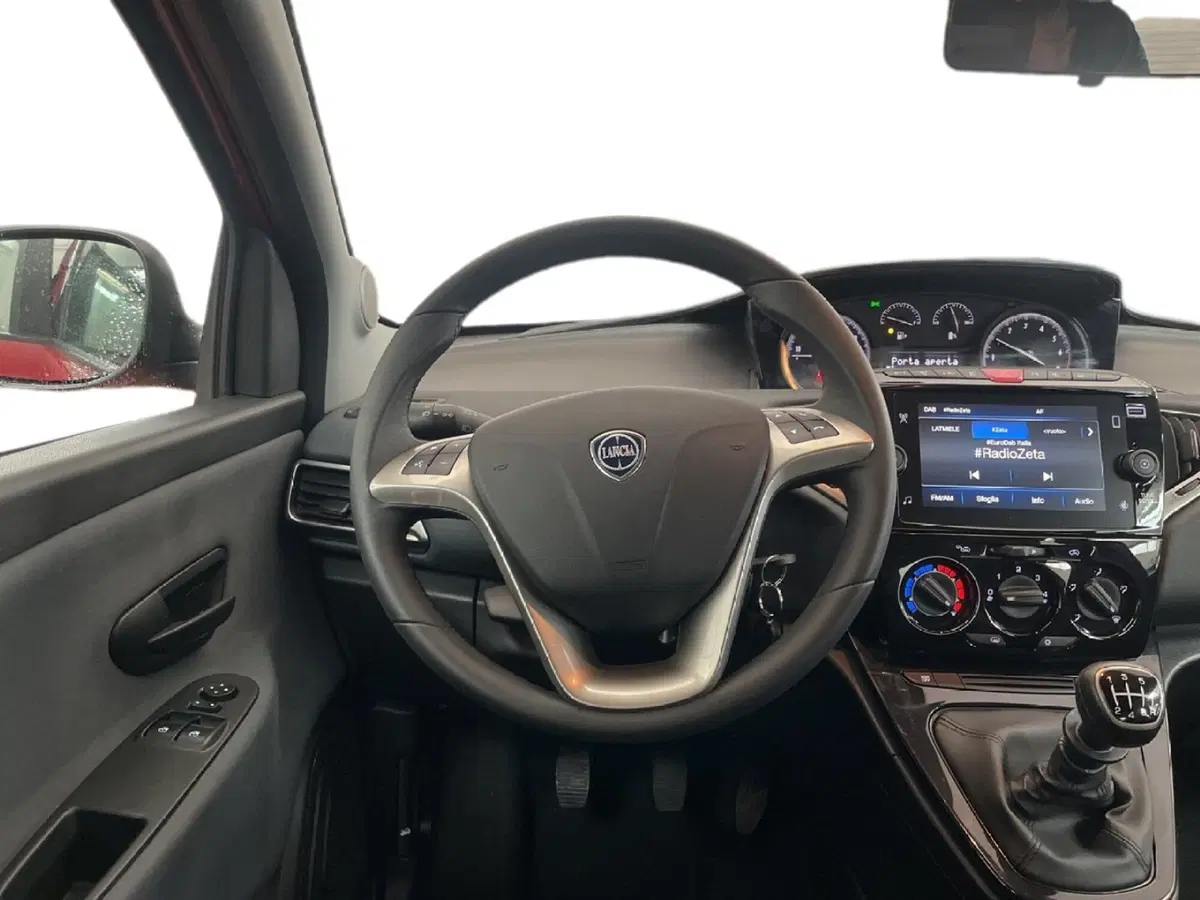 Lancia Ypsilon usata a Torino (11)