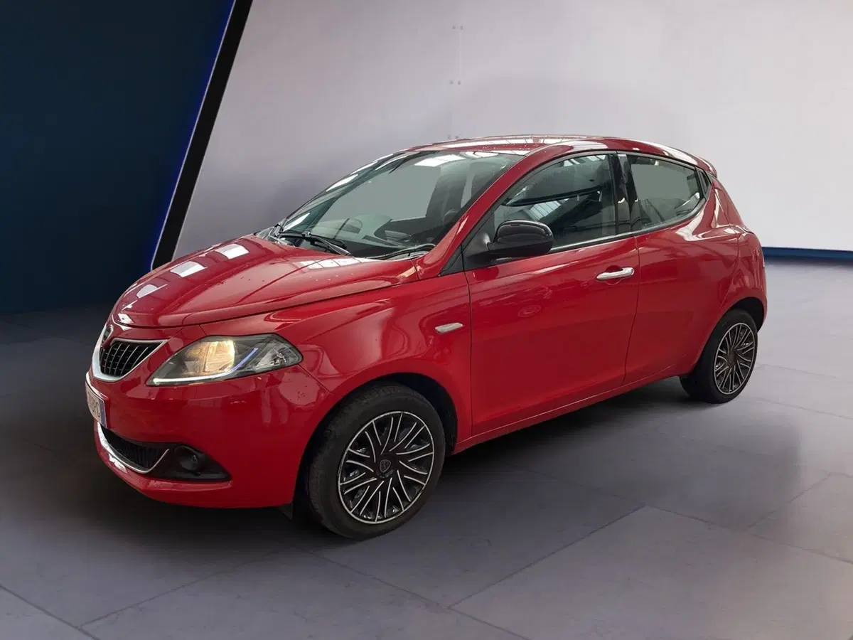 Lancia Ypsilon usata a Torino (2)