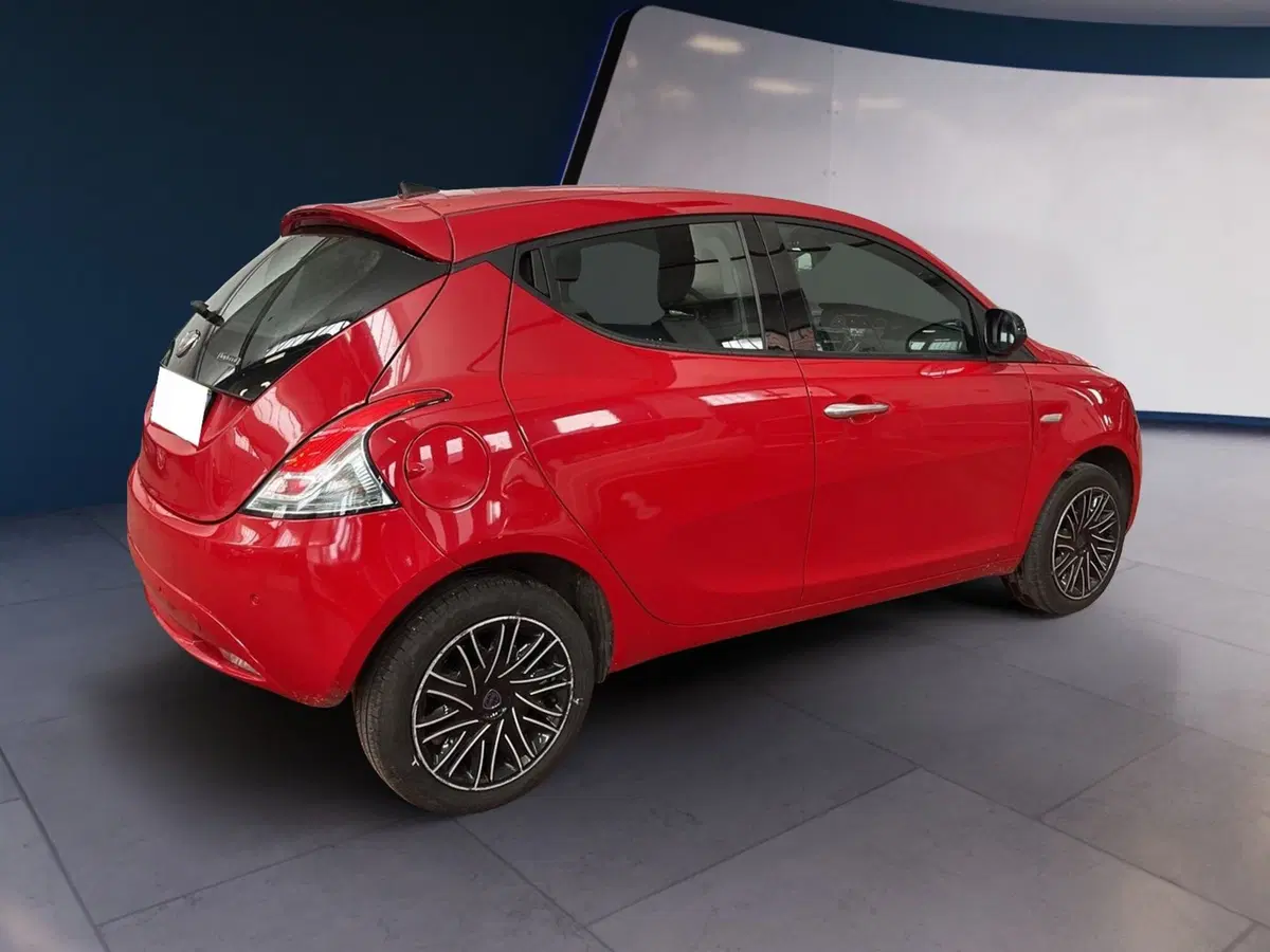 Lancia Ypsilon usata a Torino (4)