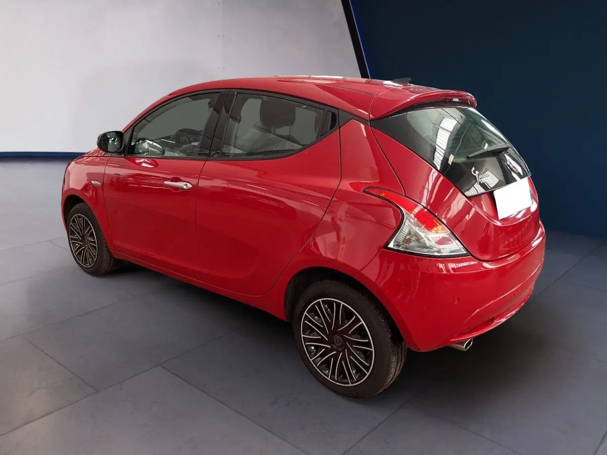 Lancia Ypsilon usata a Torino (6)