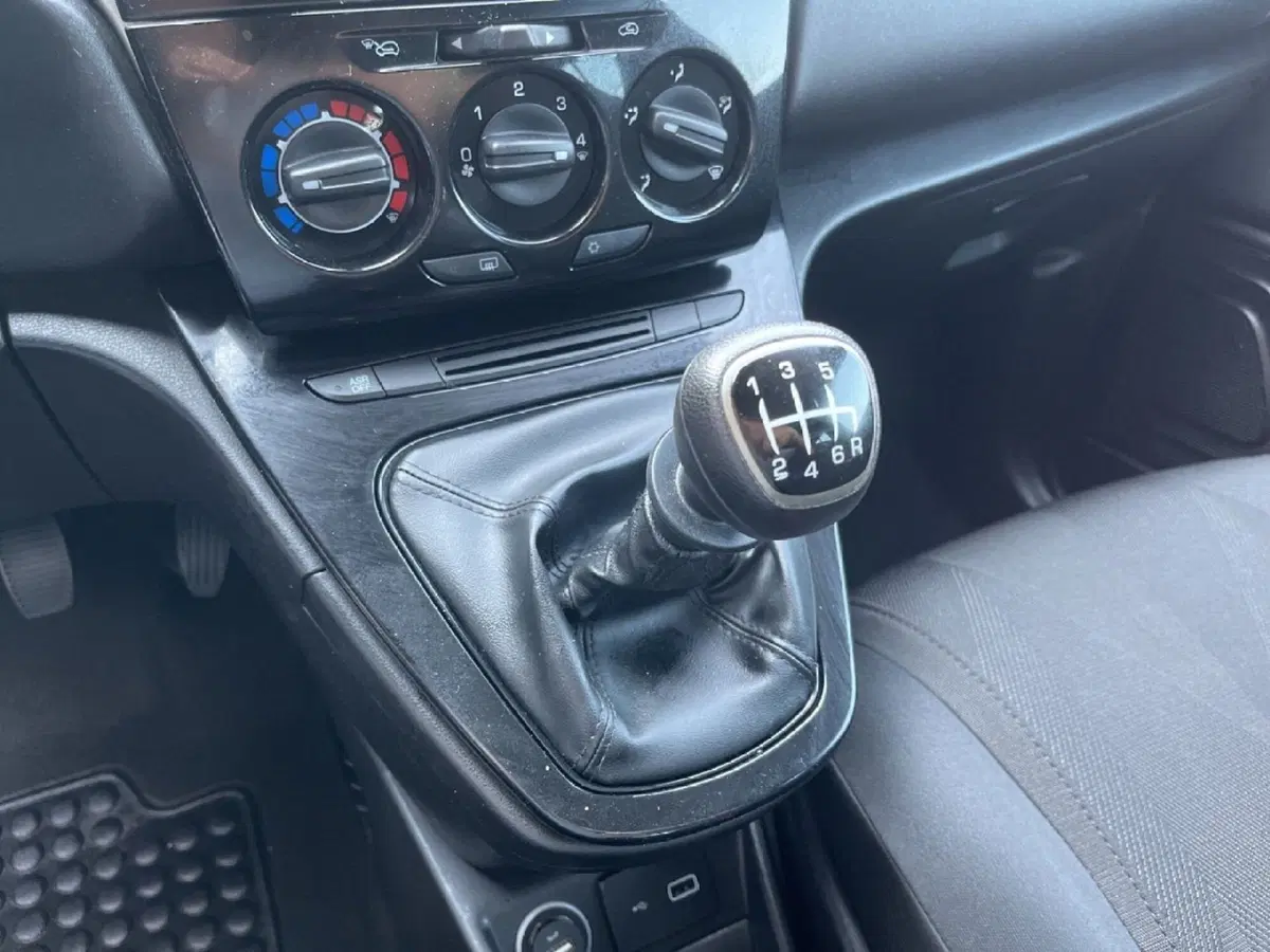Lancia Ypsilon usata a Torino (13)
