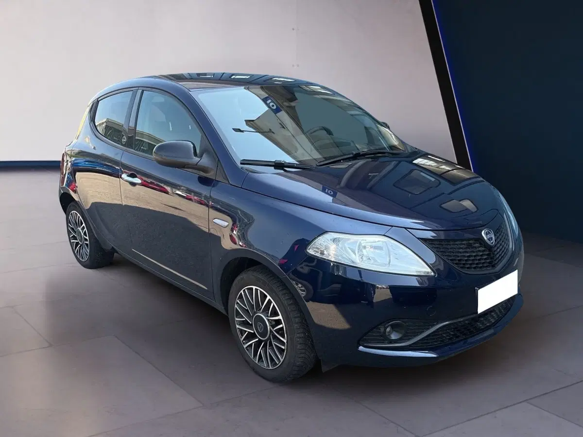 Lancia Ypsilon usata a Torino (3)