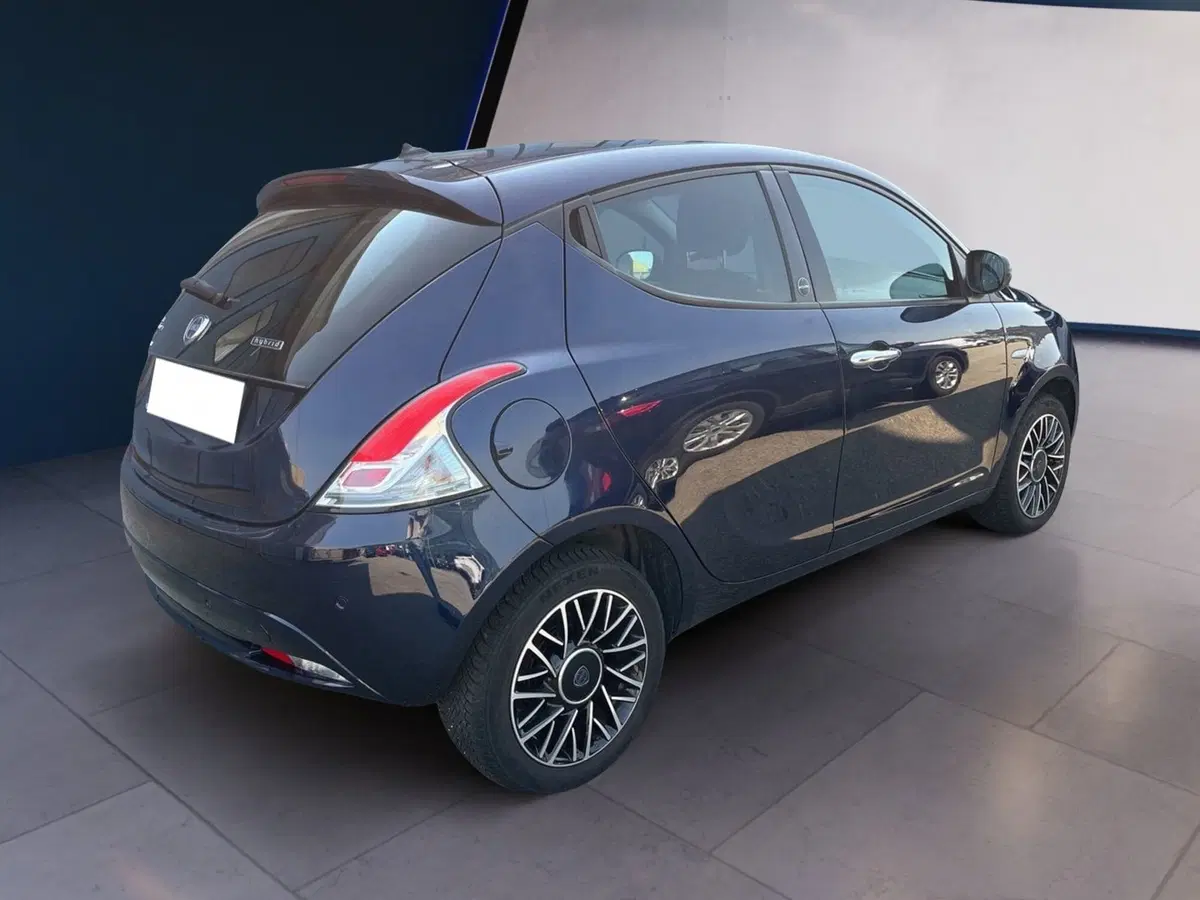 Lancia Ypsilon usata a Torino (4)