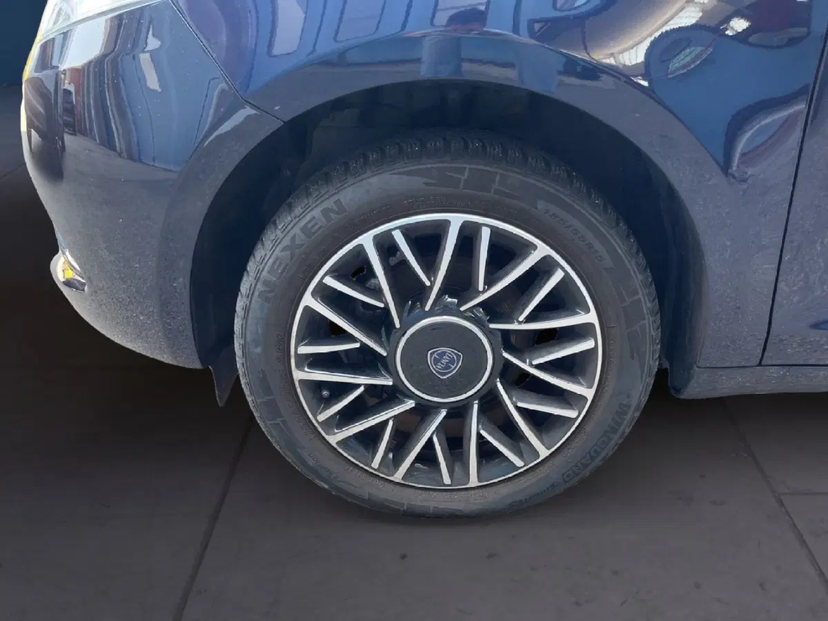 Lancia Ypsilon usata a Torino (8)