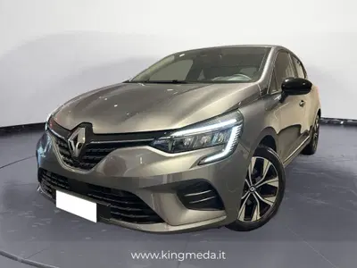 Renault Clio Blue dCi 100 CV 5 porte Evolution del 2023 usata a Meda