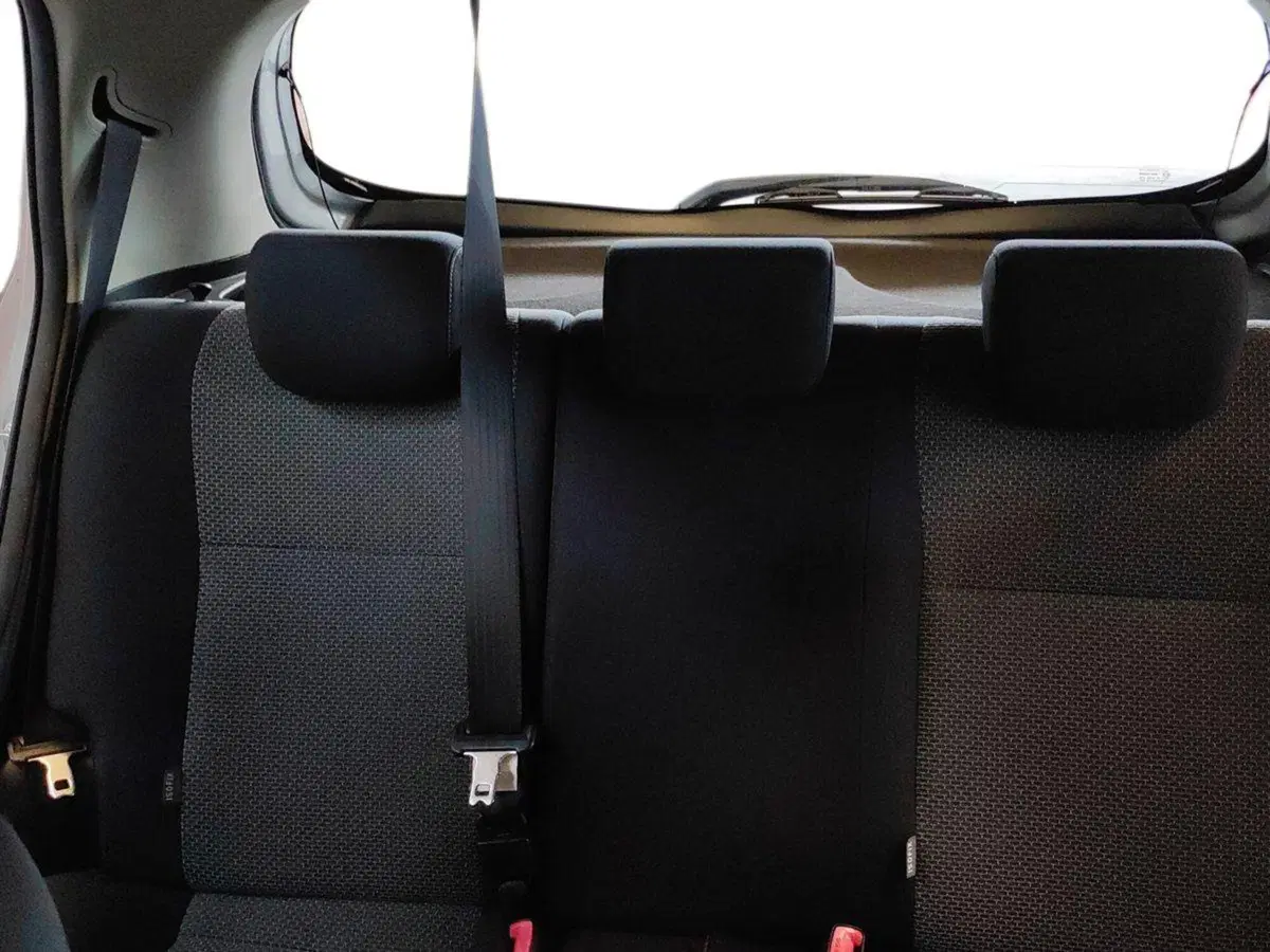 Toyota Yaris usata a Milano (12)