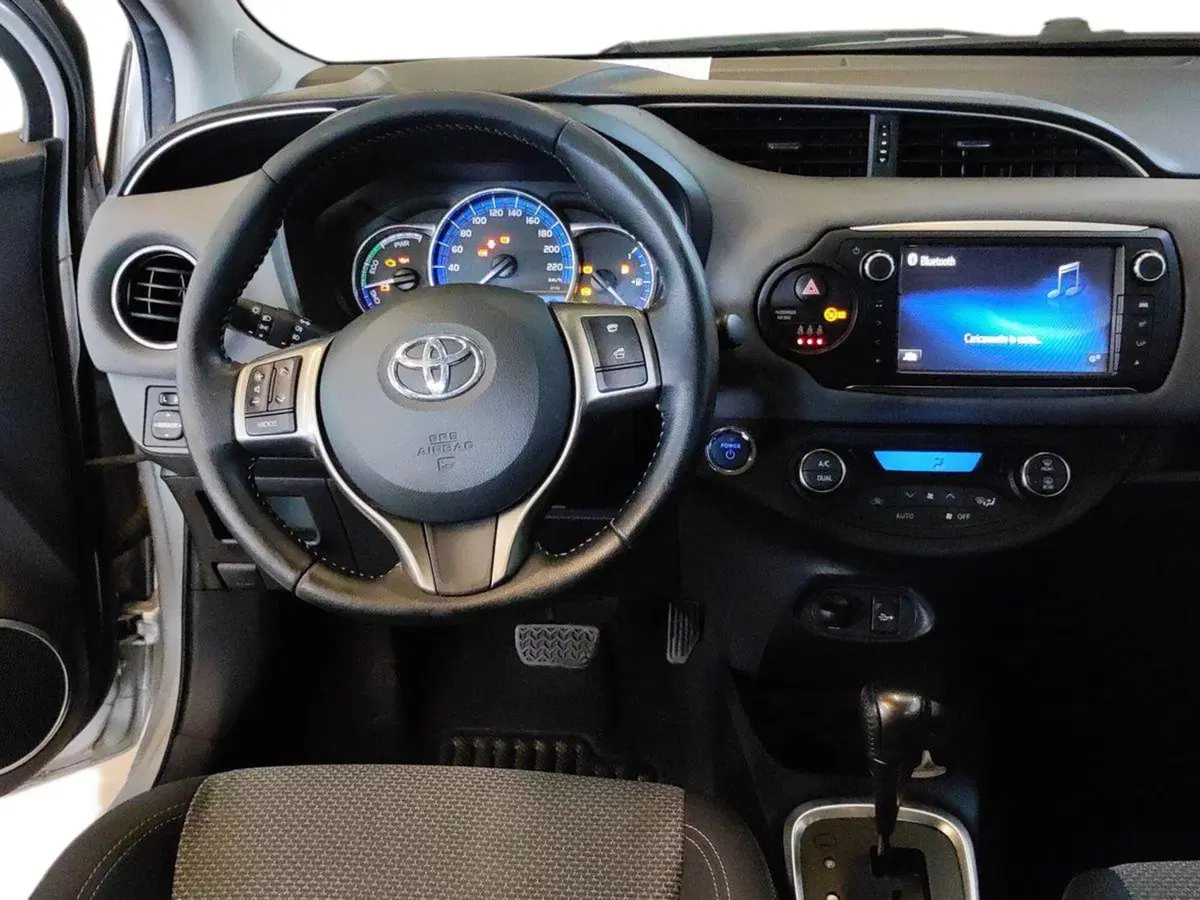 Toyota Yaris usata a Milano (9)