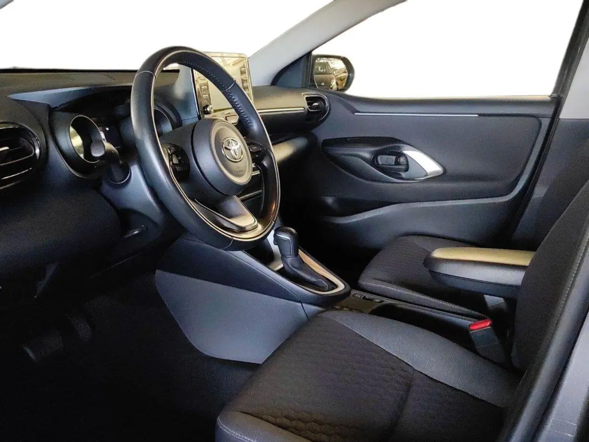 Toyota Yaris usata a Milano (8)