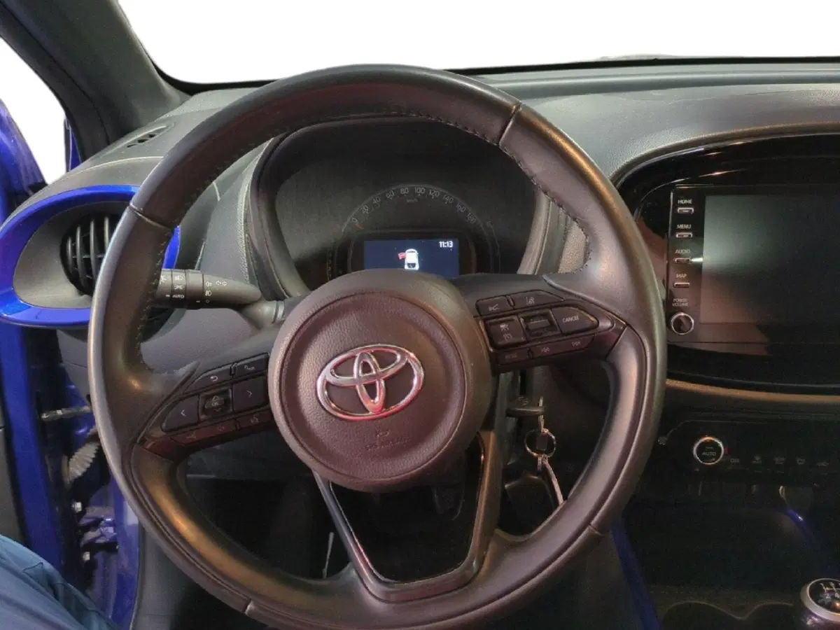 Toyota Aygo X usata a Milano (13)