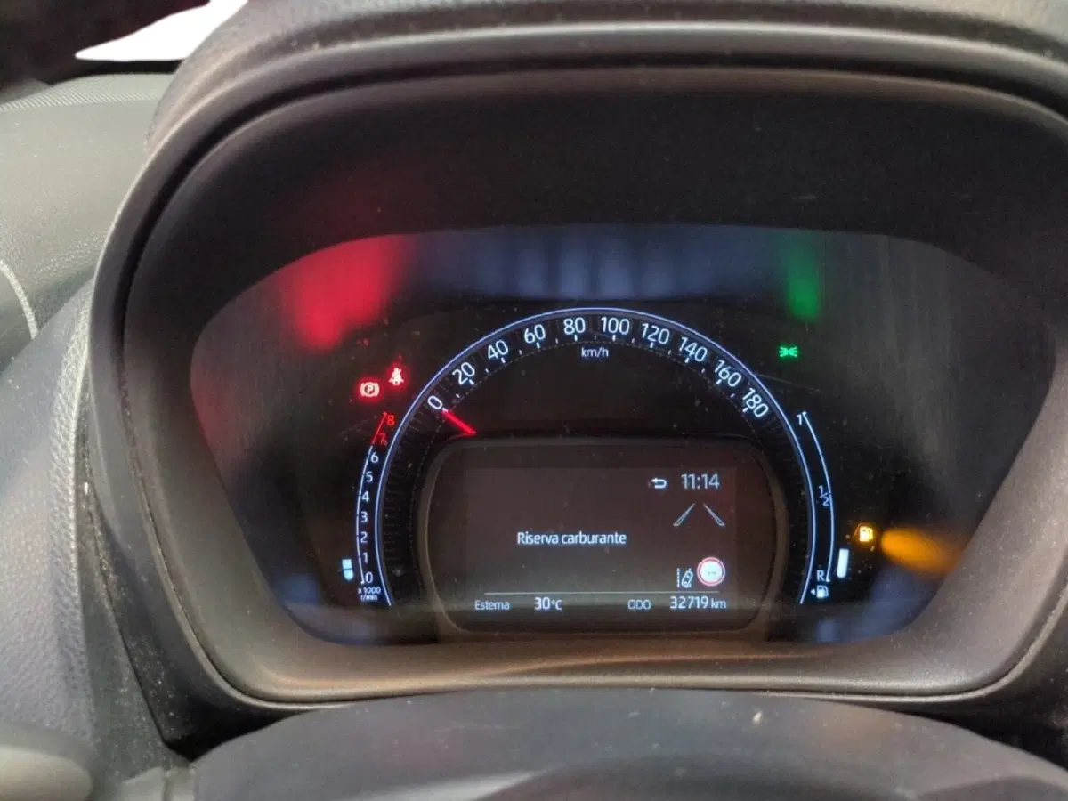 Toyota Aygo X usata a Milano (14)