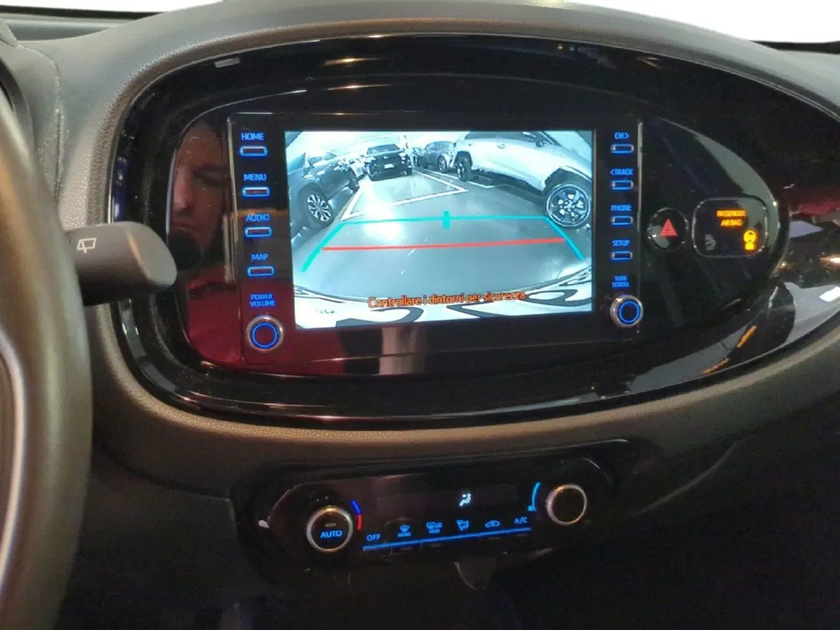 Toyota Aygo X usata a Milano (16)