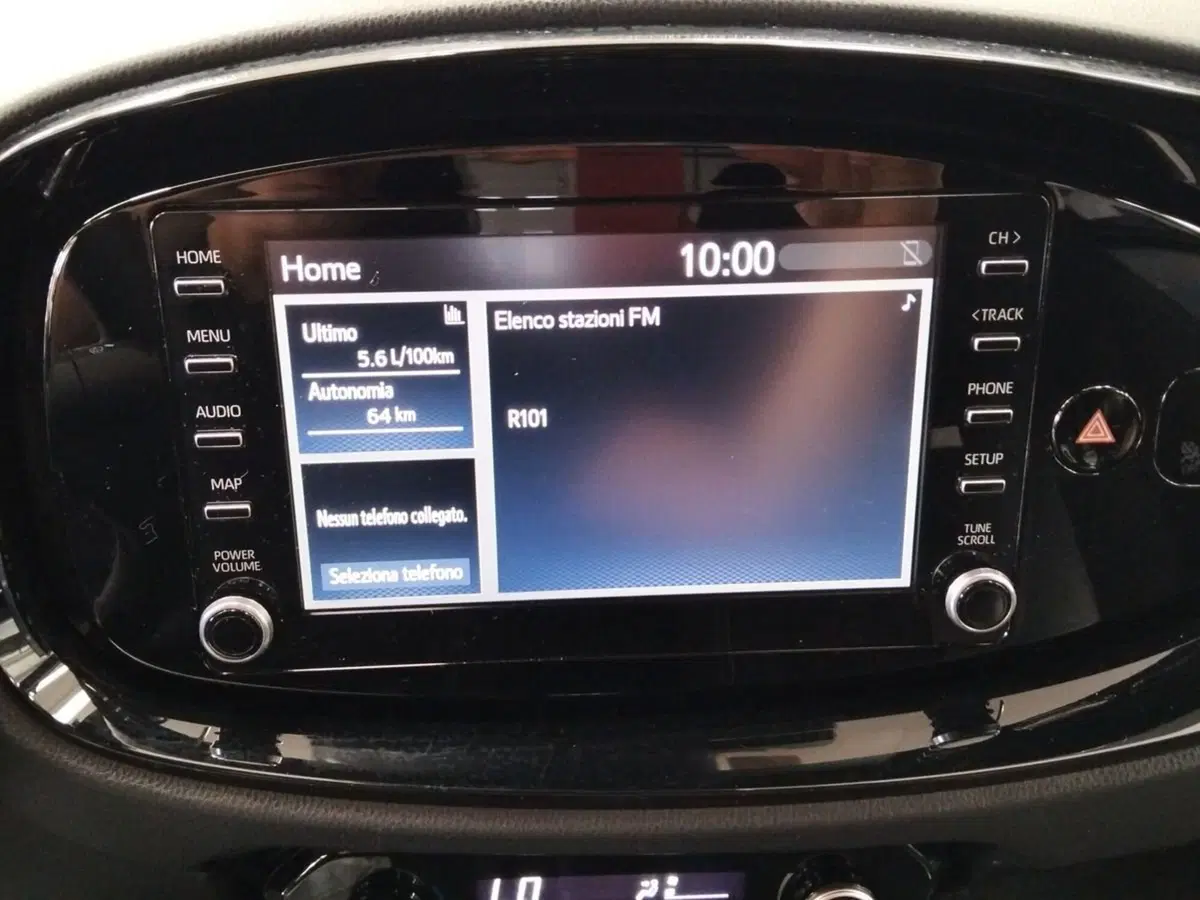 Toyota Aygo X usata a Frosinone (10)