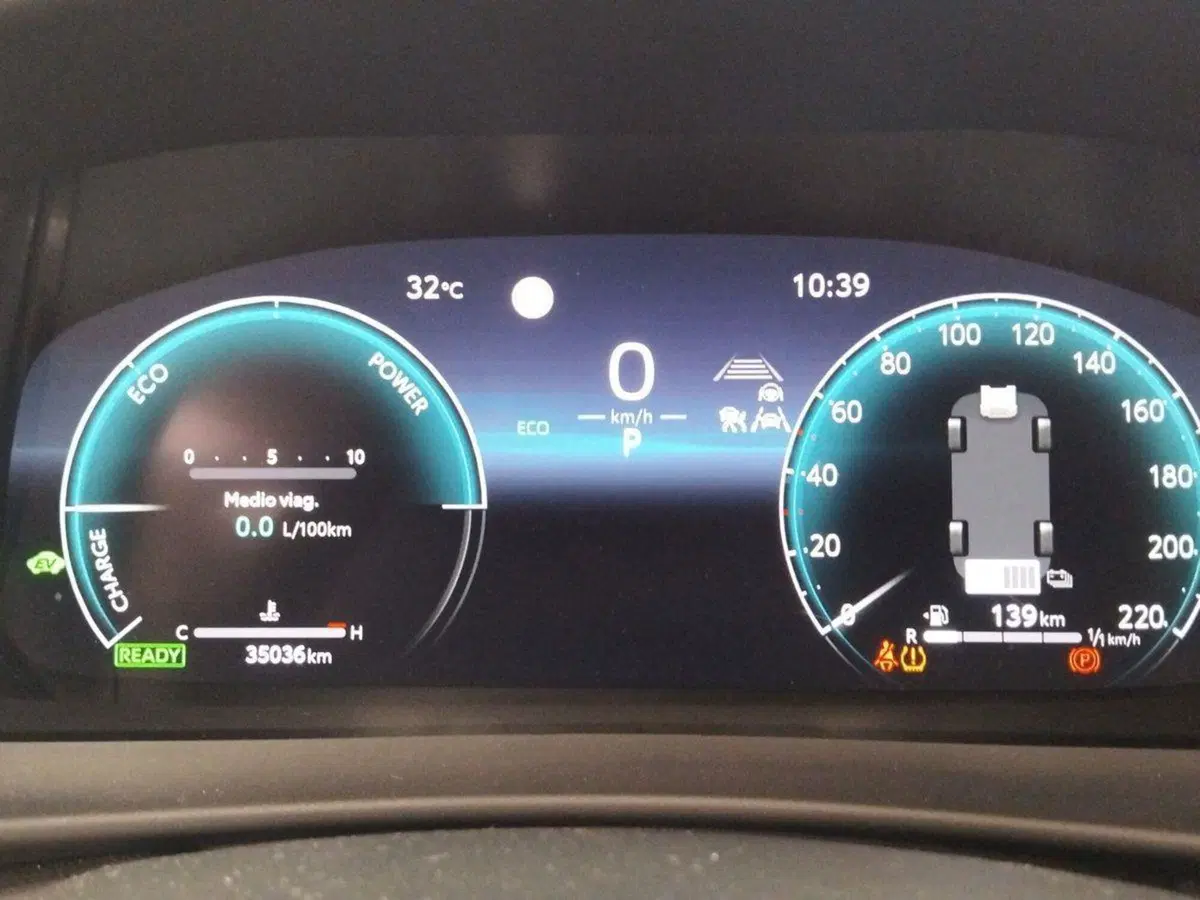 Toyota Toyota C-HR usata a Roma (8)