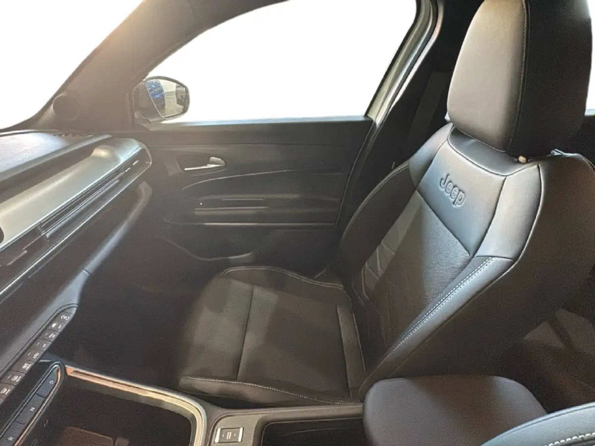 Jeep Avenger nuova a Agrigento (17)